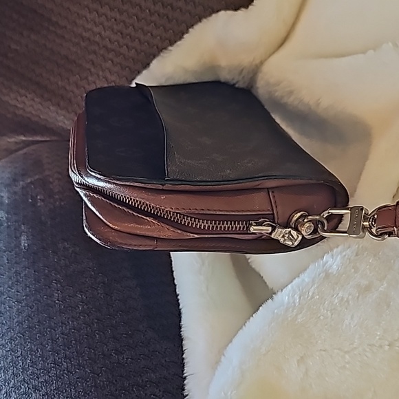 Louis Vuitton Orsay Clutch - Picture 5 of 11